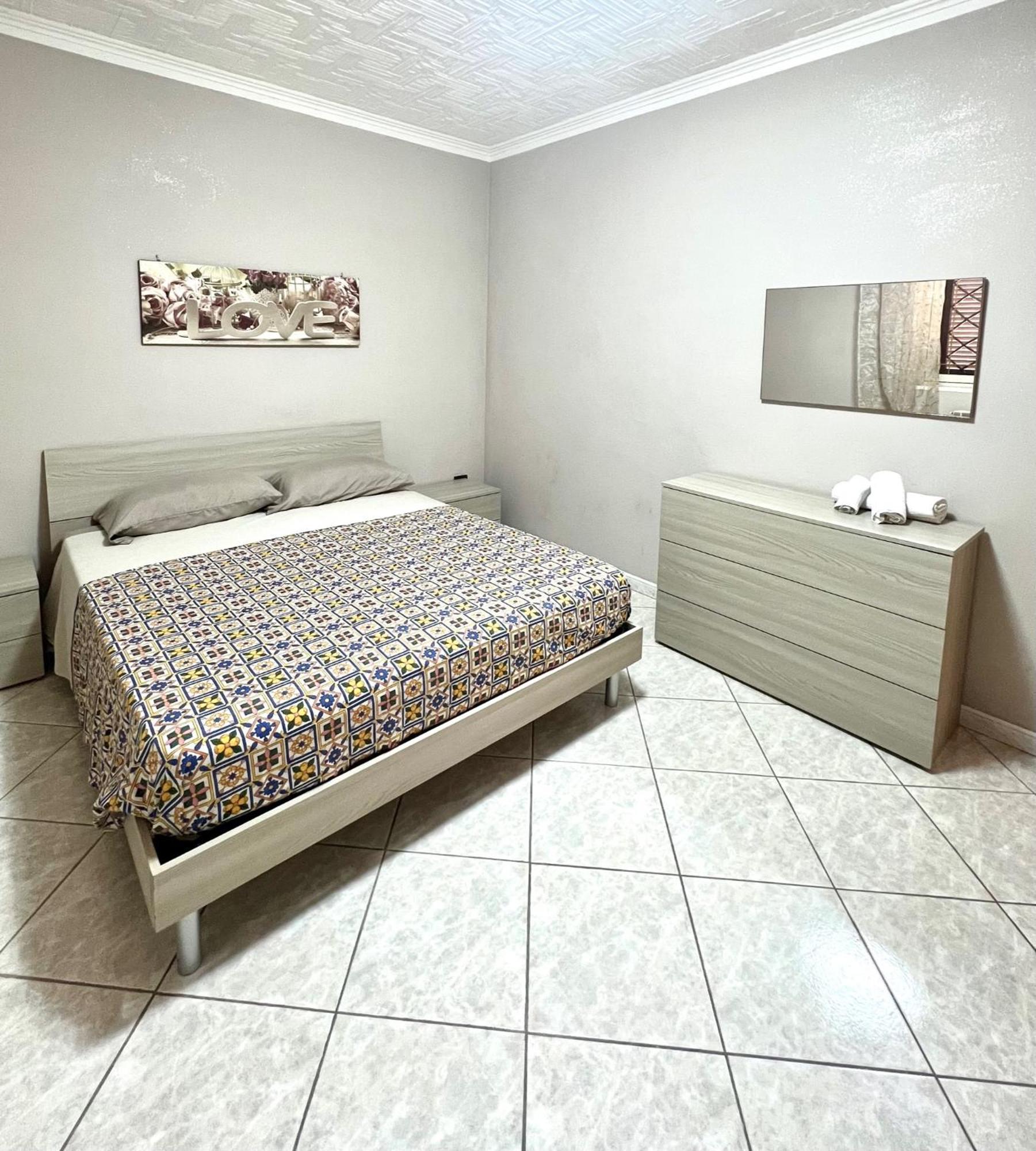 Sea Apartment Фьюмичино Экстерьер фото